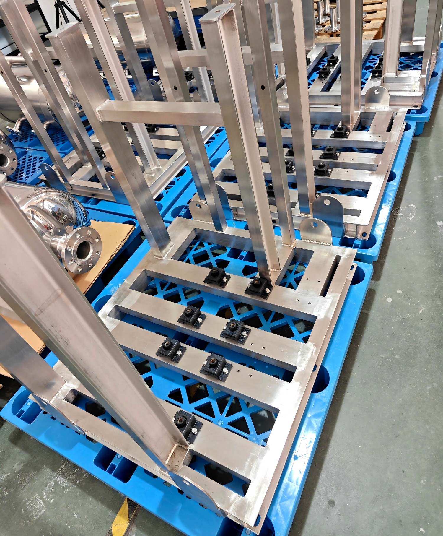 hzt029015001-15mbd-125l-double-pump-vacuum-station-assembly-workshop