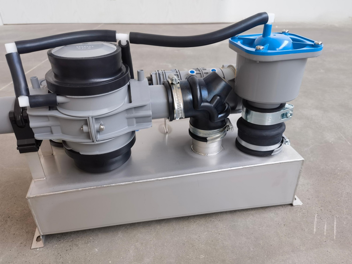 HZT6545873 5L Vacuum Interface Unit Side View – 316L Stainless Marine Vacuum System